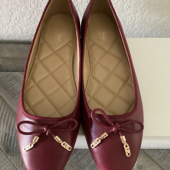 MICHAEL KORS Women's Nori Round Toe Slip-On Ballet Flats, size